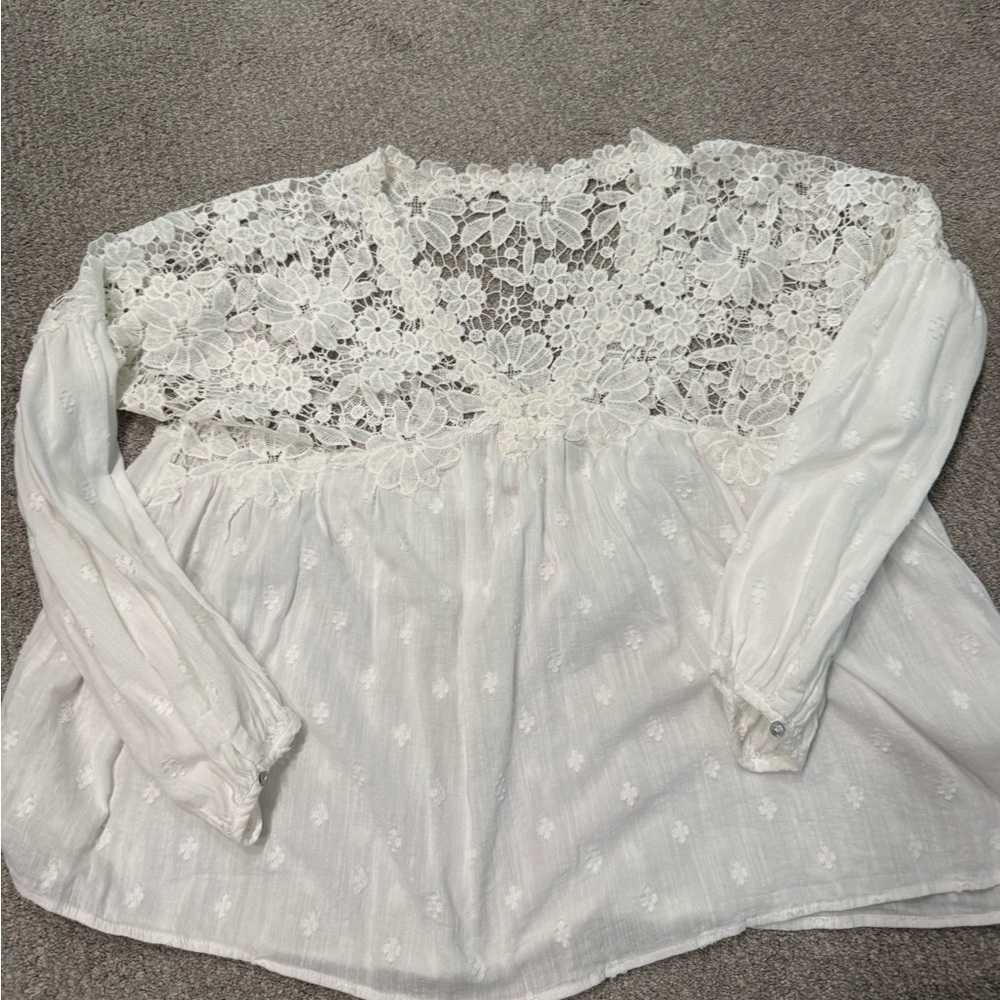 Elegant White Lace Women's Top